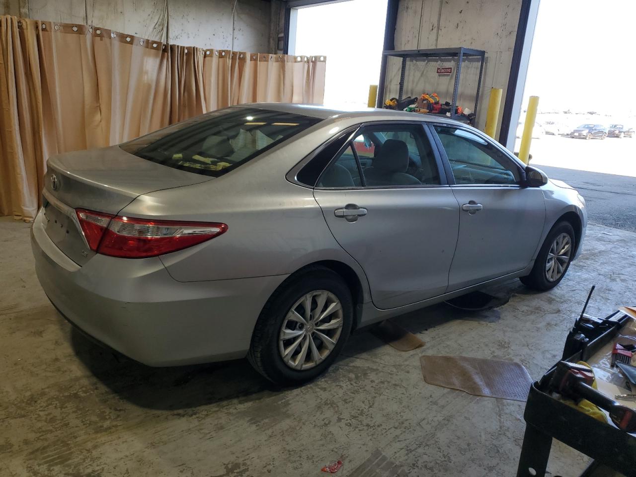 VIN 4T1BF1FK5HU688292 2017 TOYOTA CAMRY no.3