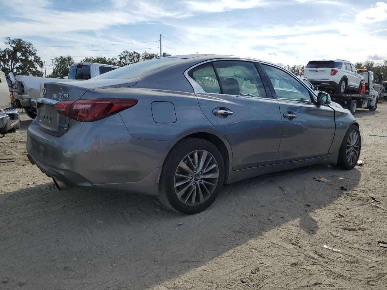 VIN JN1EV7AR3KM593901 2019 INFINITI Q50 no.3