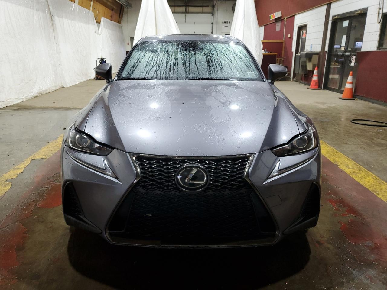 2017 Lexus IS - Image 5
