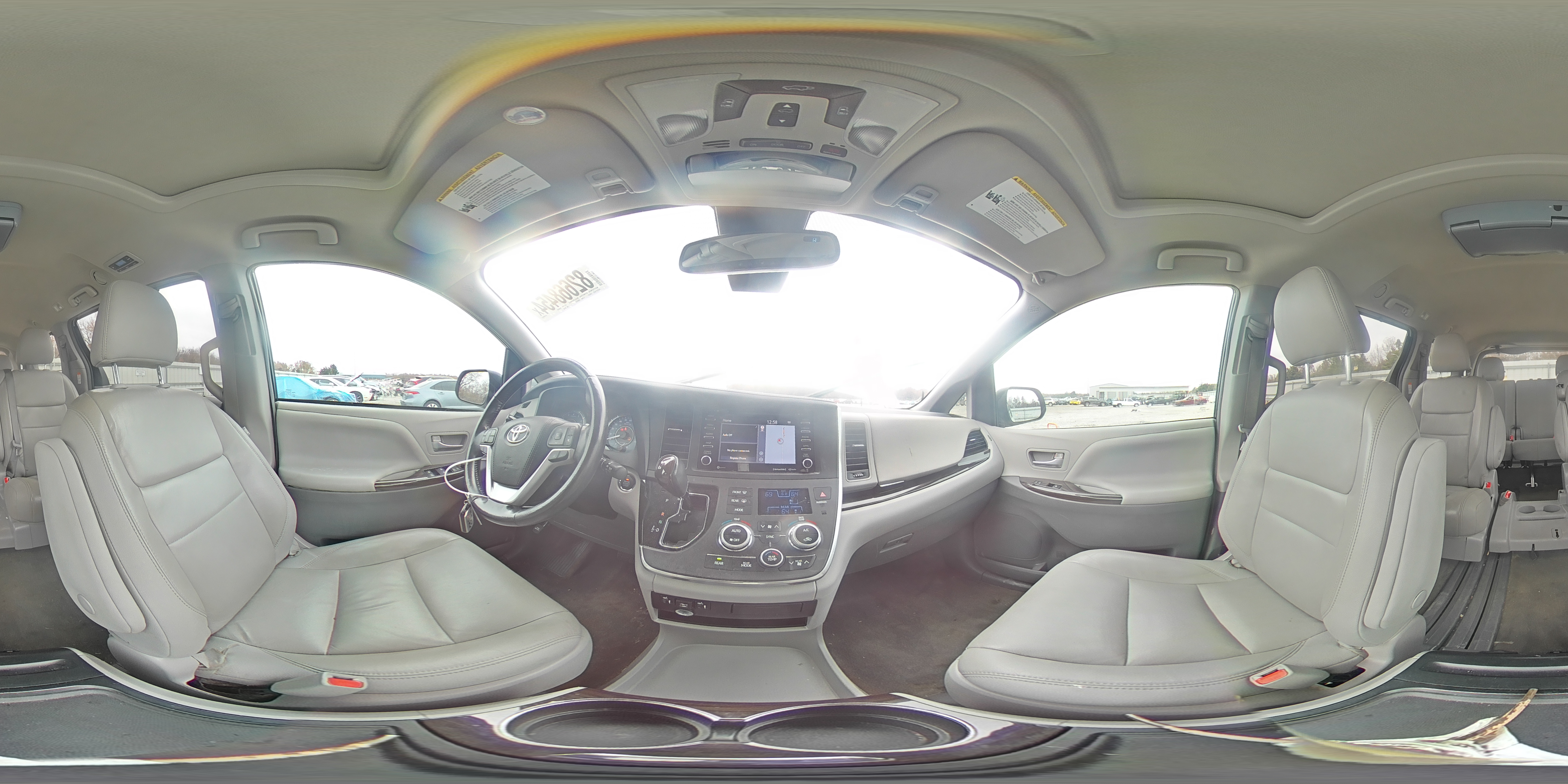 2018 Toyota Sienna - Image 13