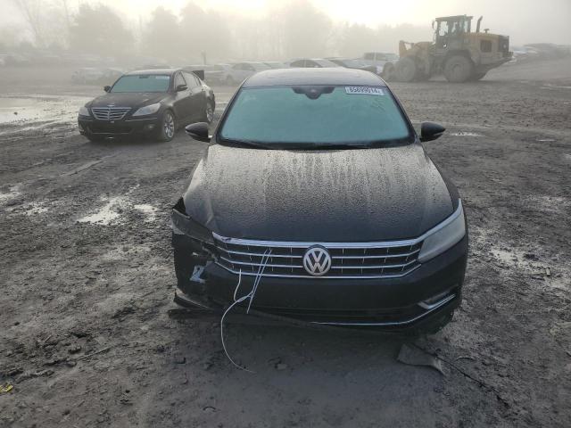  VOLKSWAGEN PASSAT 2017 Черный