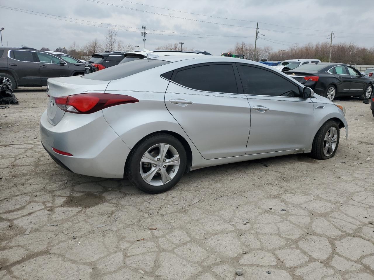 2016 Hyundai Elantra - Image 3
