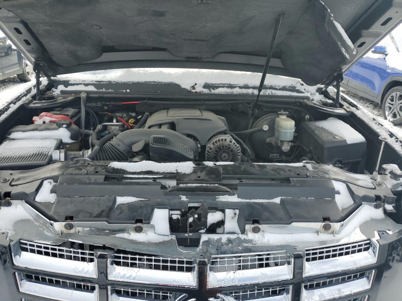 2008 Cadillac Escalade Luxury VIN: 1GYFK63818R196752 Lot: 82669864