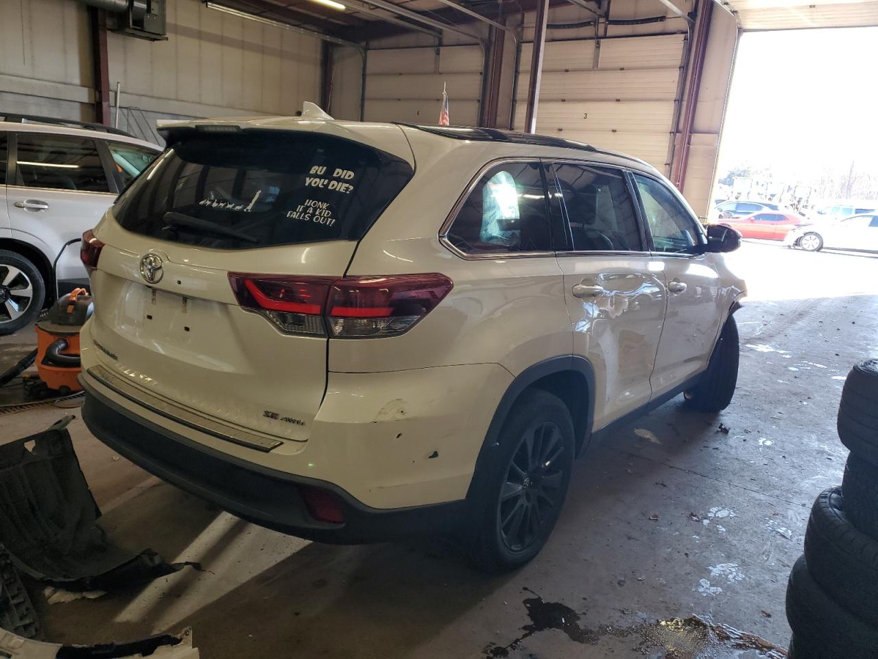 2019 Toyota Highlander - Image 3