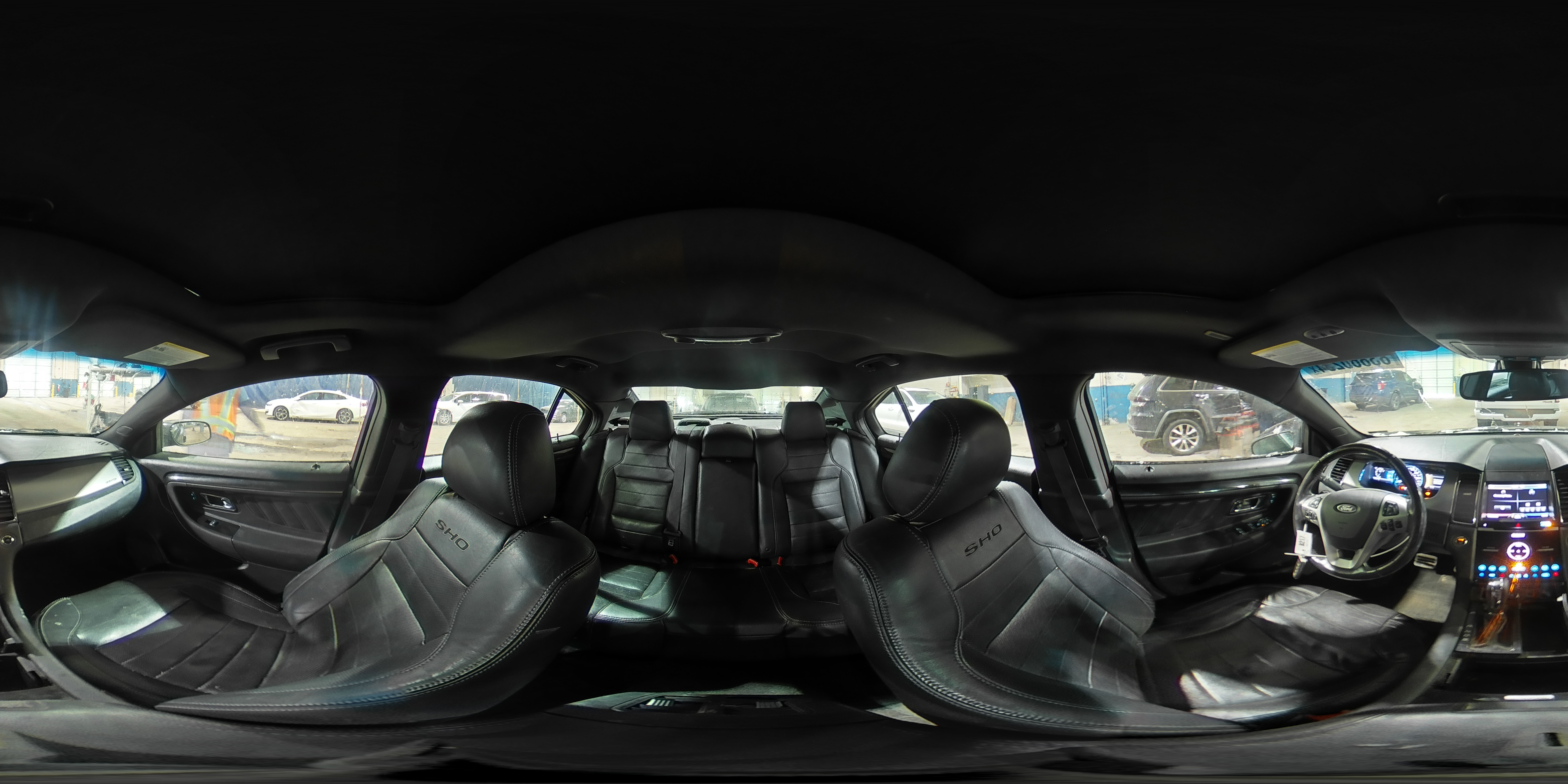 2015 Ford Taurus - Image 14