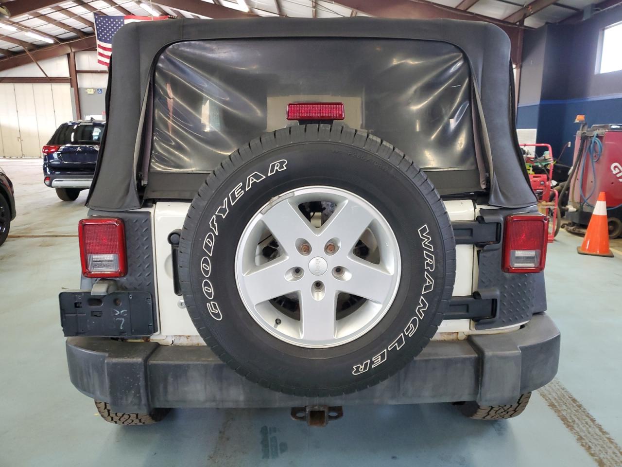 2009 Jeep Wrangler X VIN: 1J4FA24159L725167 Lot: 83438874