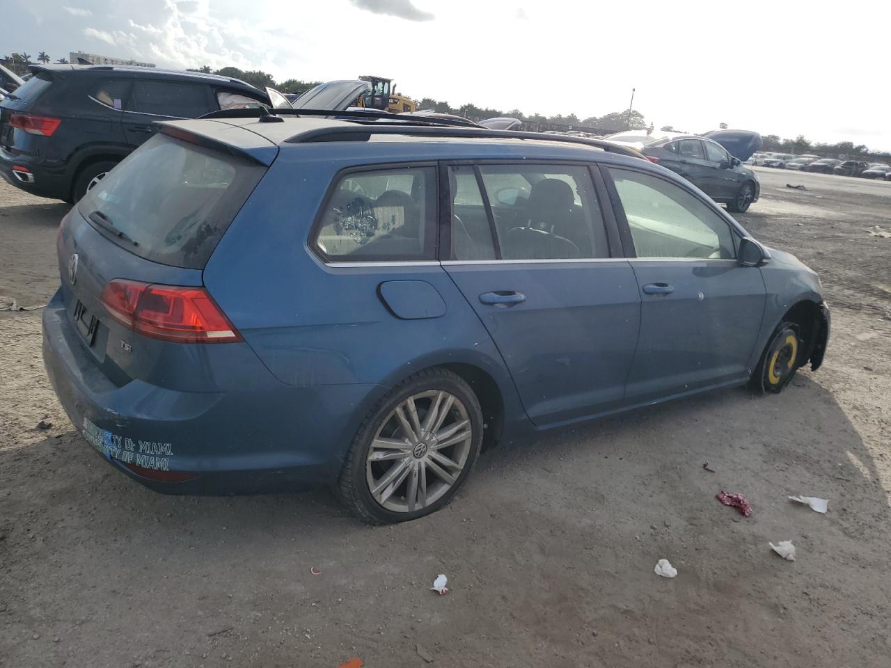 2016 Volkswagen Golf - Image 3