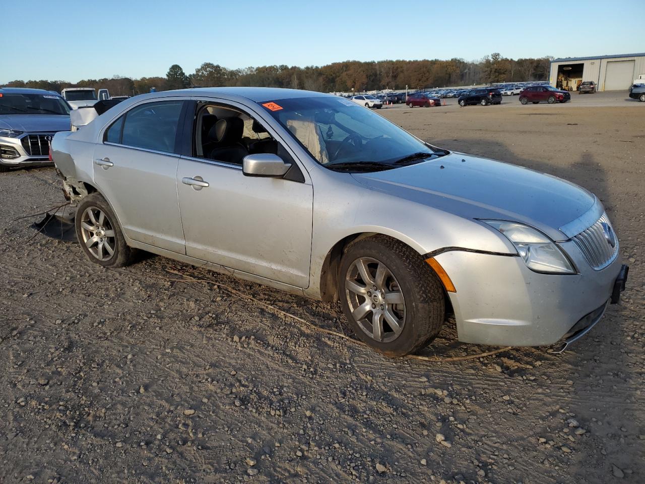 2010 Mercury Milan - Image 4