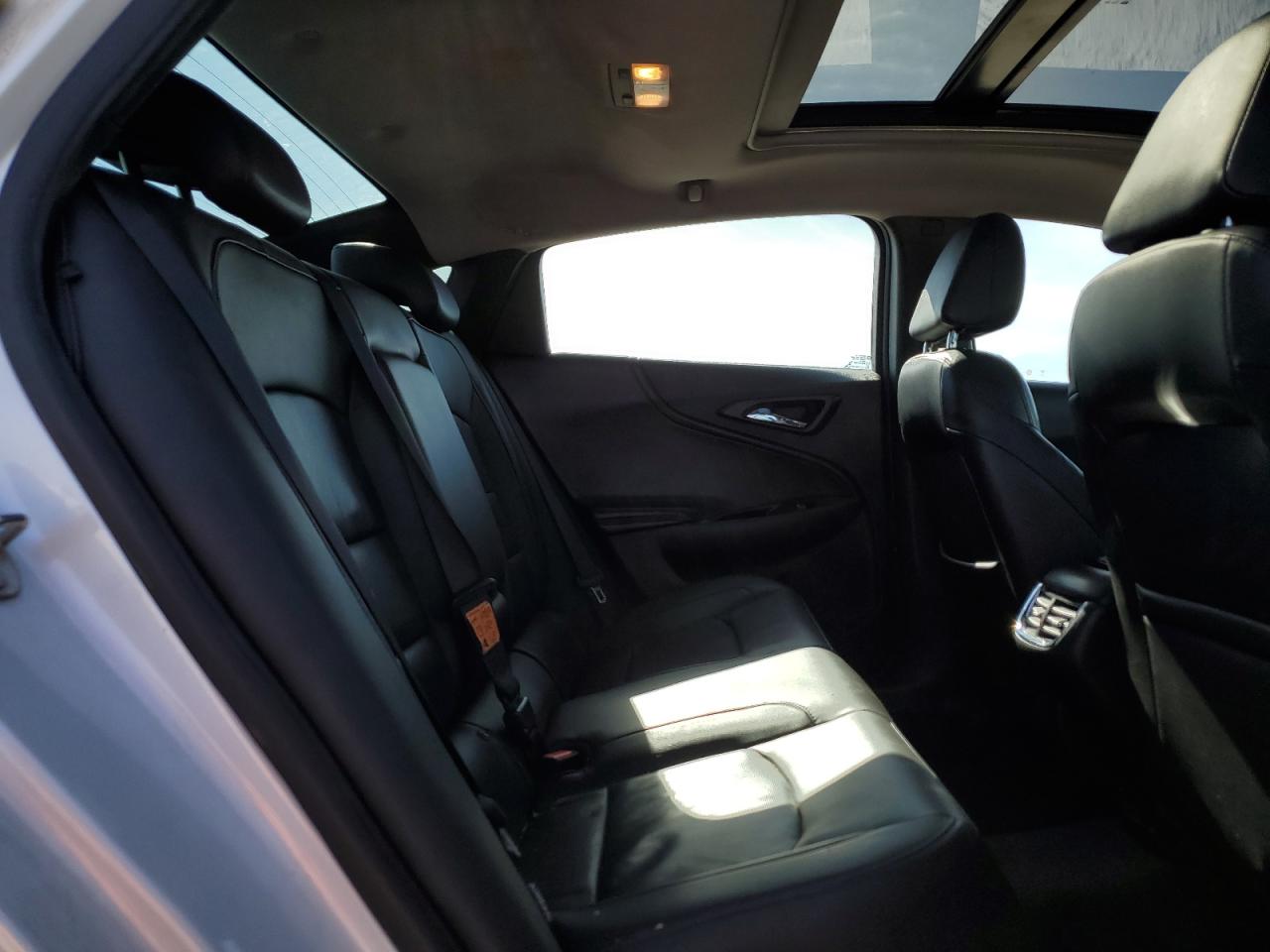2017 Chevrolet Malibu - Image 11