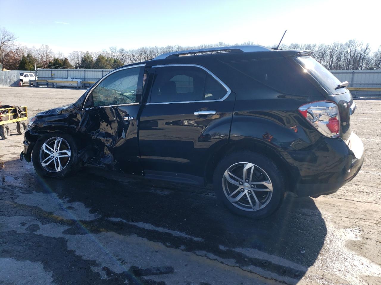 2016 Chevrolet Equinox - Image 2