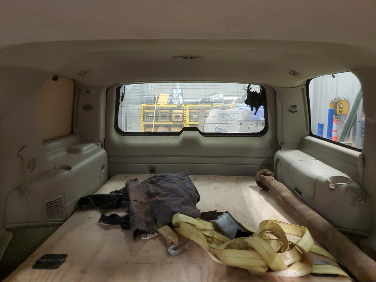 2003 Cadillac Escalade - Image 10