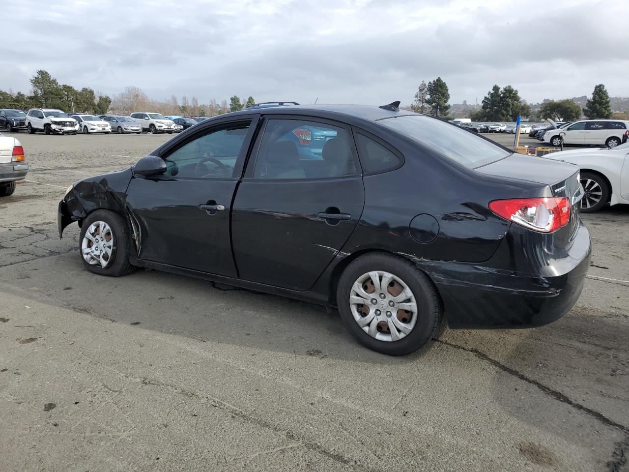 2010 Hyundai Elantra - Image 2