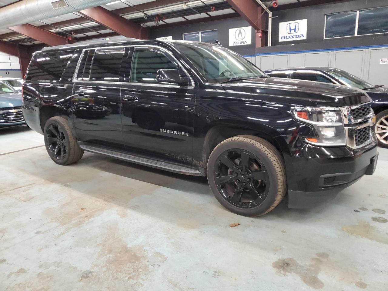 VIN 1GNSKHKC3KR156371 2019 CHEVROLET SUBURBAN no.4