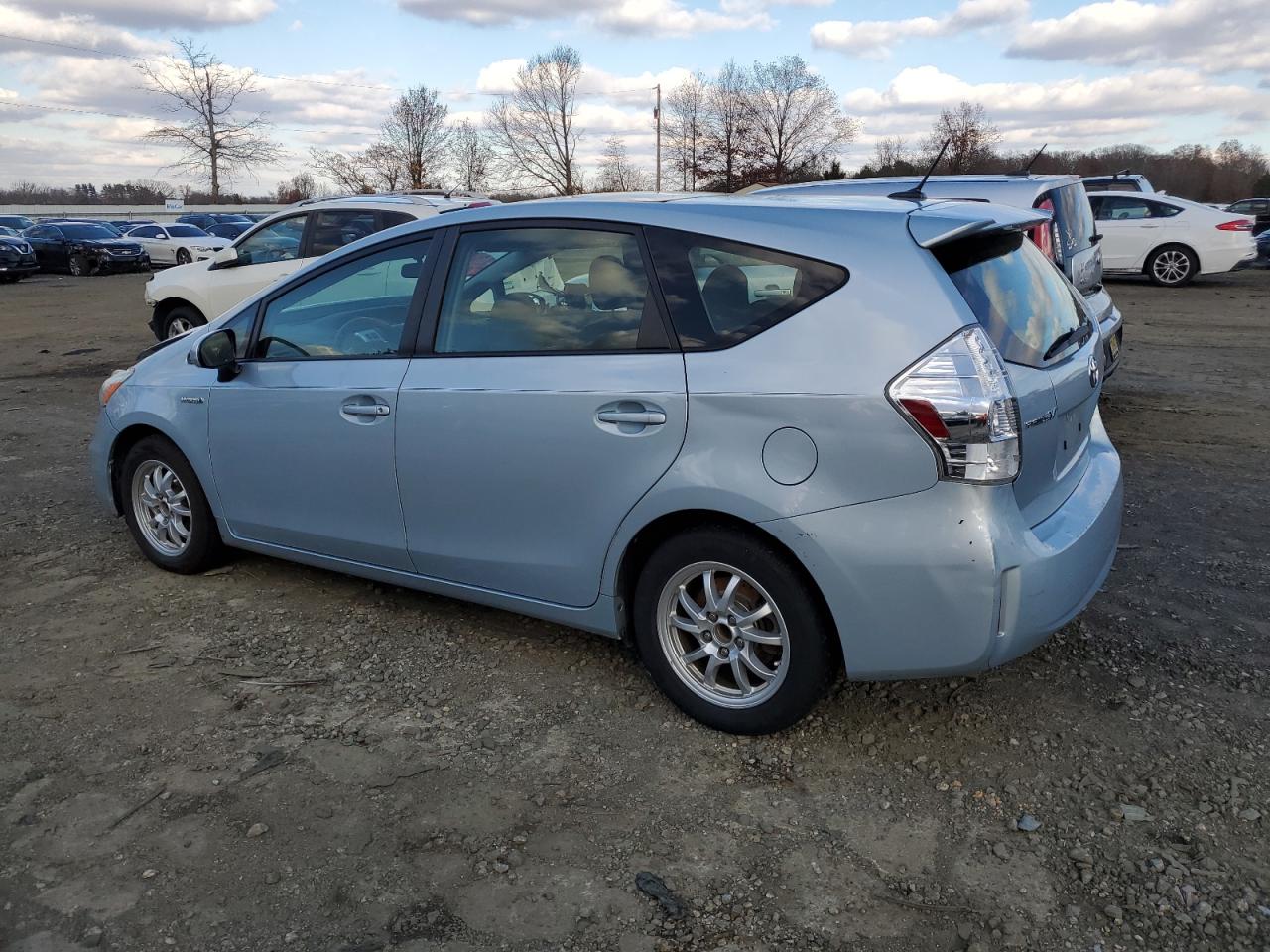 VIN JTDZN3EU1E3339166 2014 TOYOTA PRIUS no.2