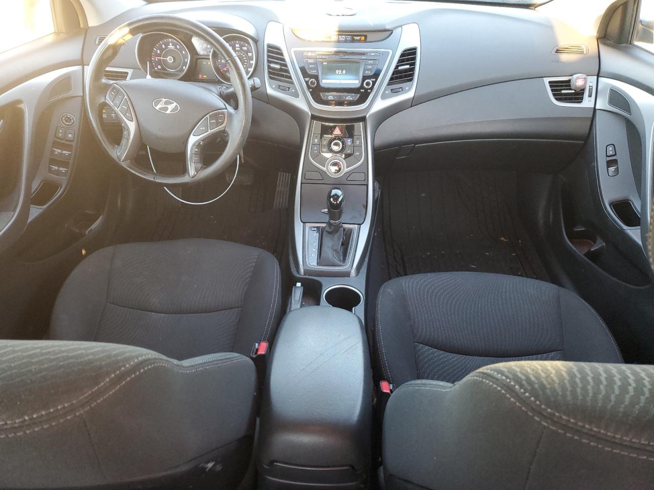 2015 Hyundai Elantra - Image 8