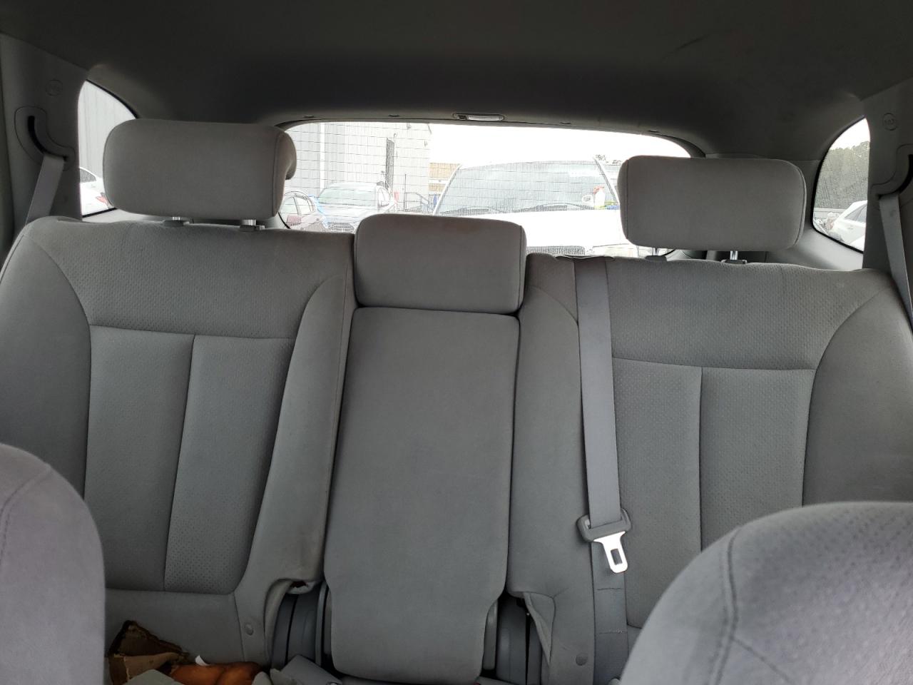 2008 Hyundai Santa Fe - Image 10