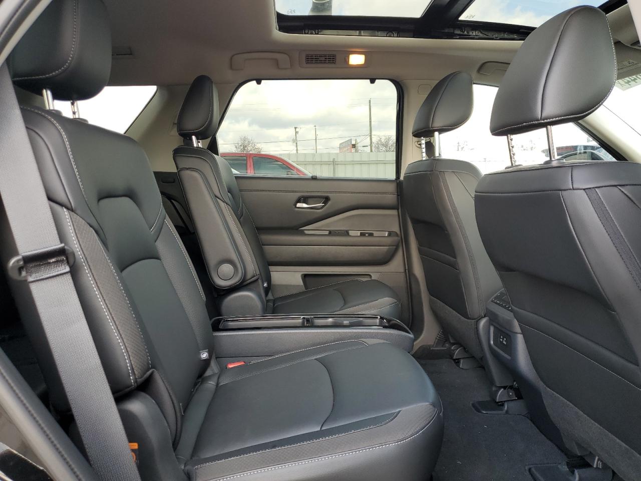2024 Nissan Pathfinder - Image 11