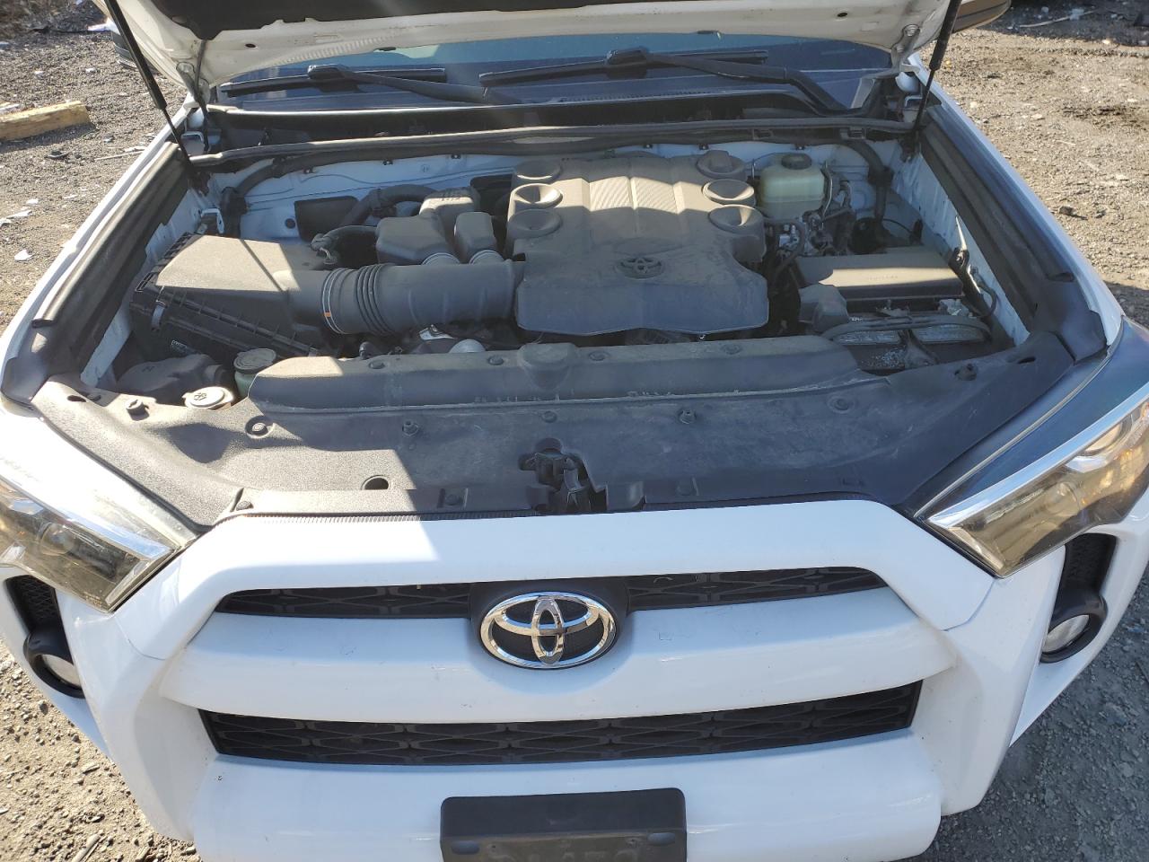 VIN JTEBU5JR3H5445785 2017 TOYOTA 4RUNNER no.12