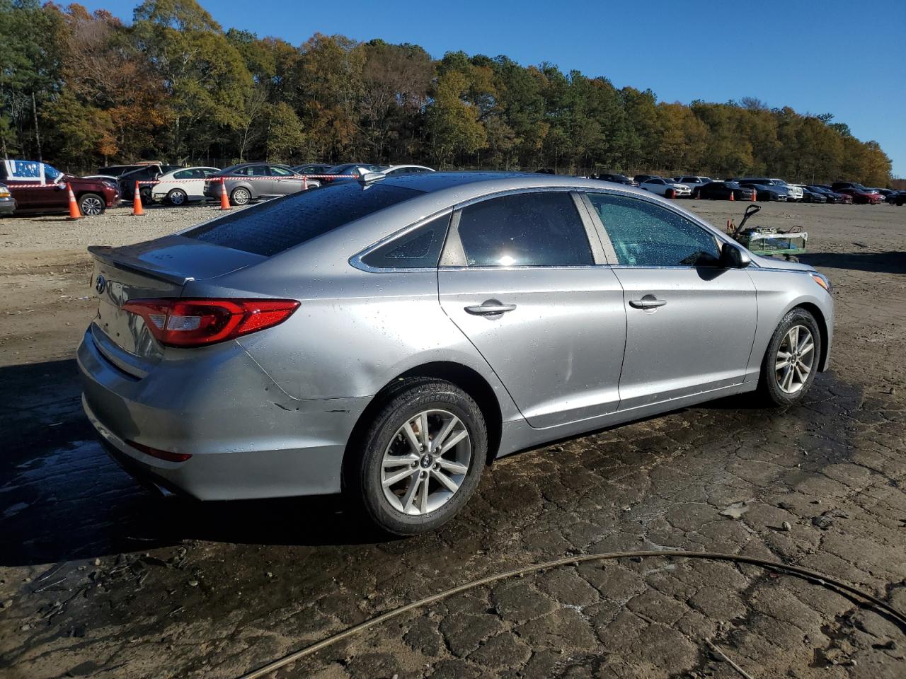 2016 Hyundai Sonata - Image 3