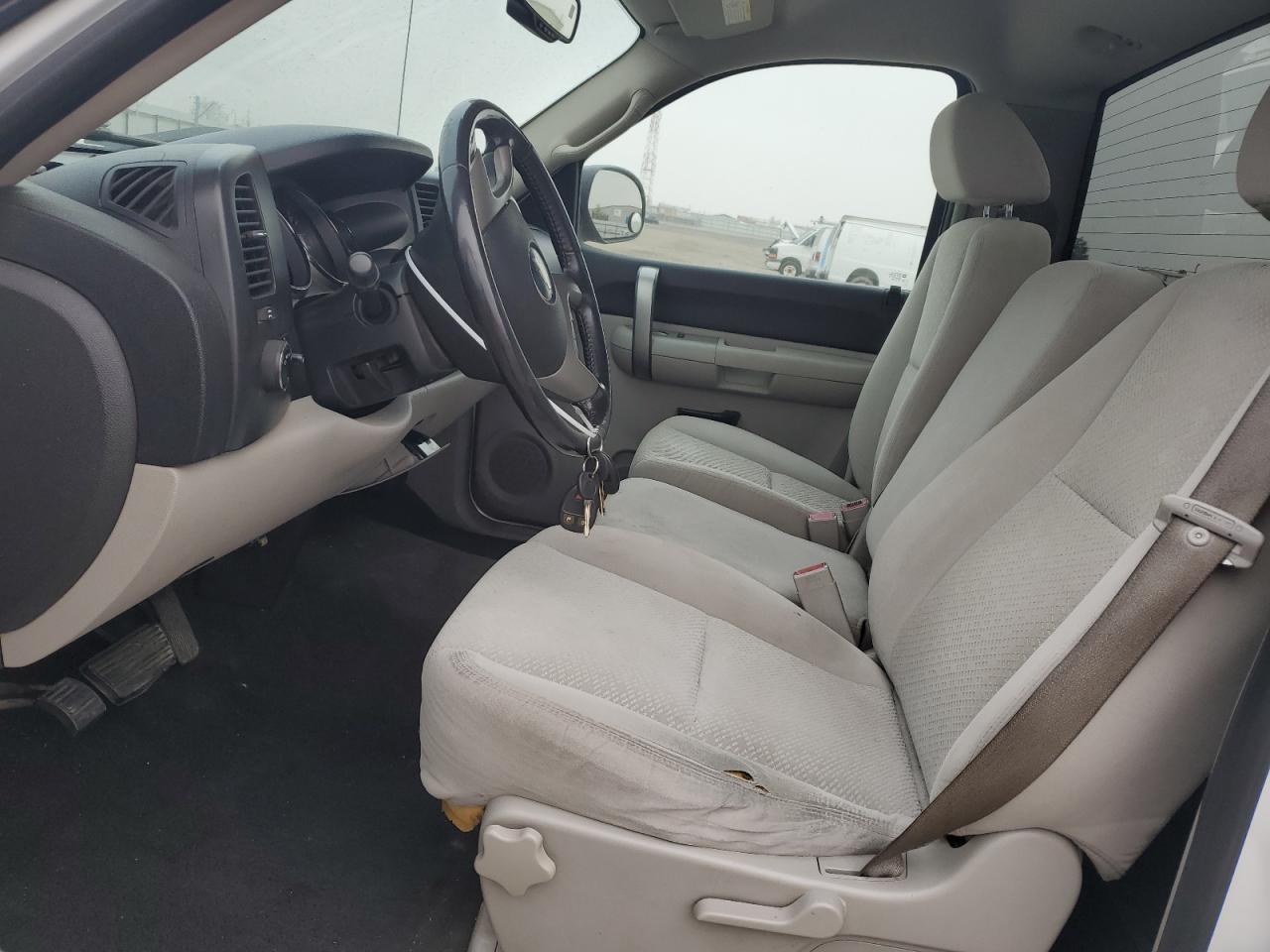 2007 Chevrolet Silverado - Image 7