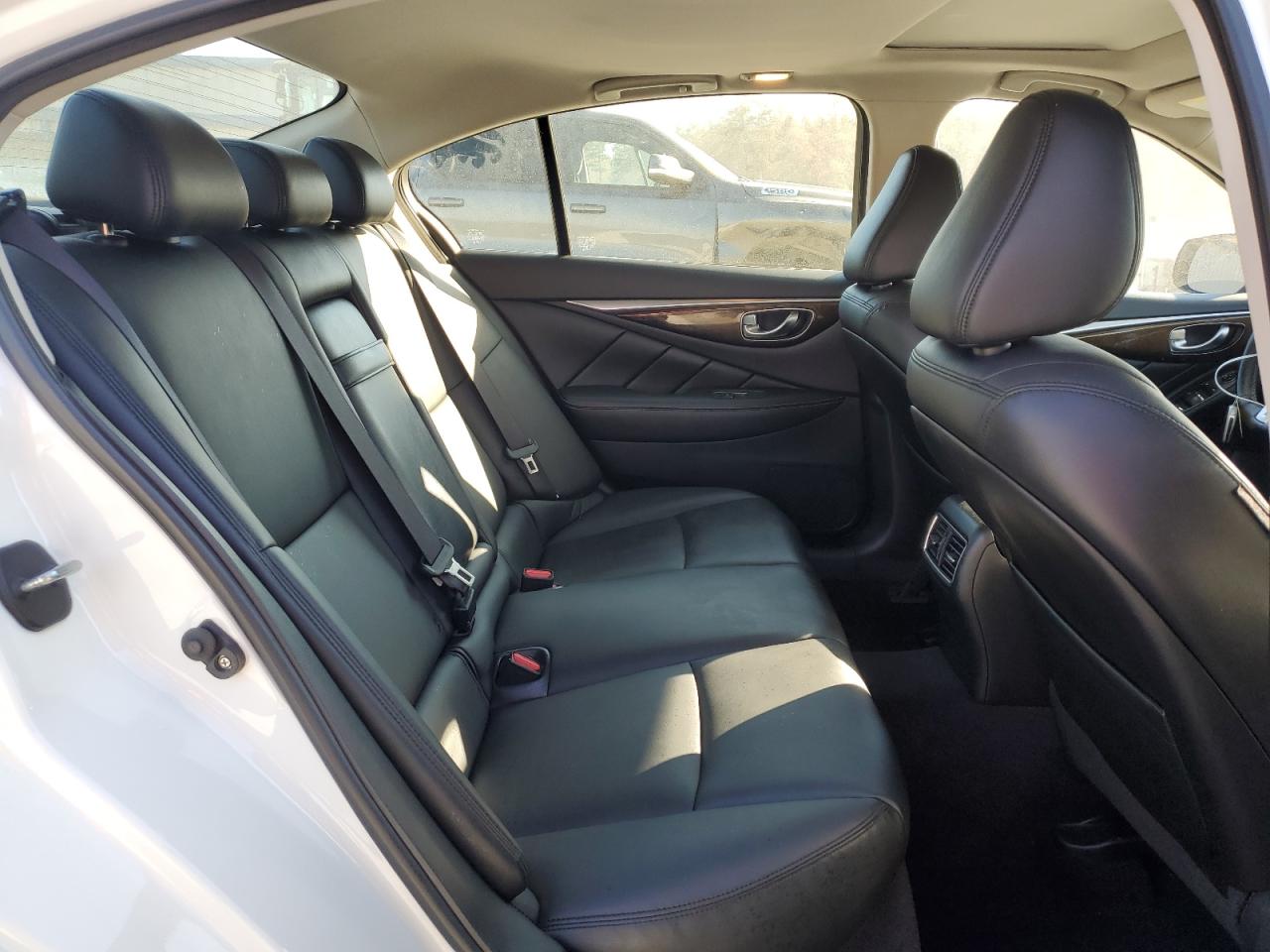 2019 Infiniti Q50 Luxe VIN: JN1EV7AR1KM555938 Lot: 82221084