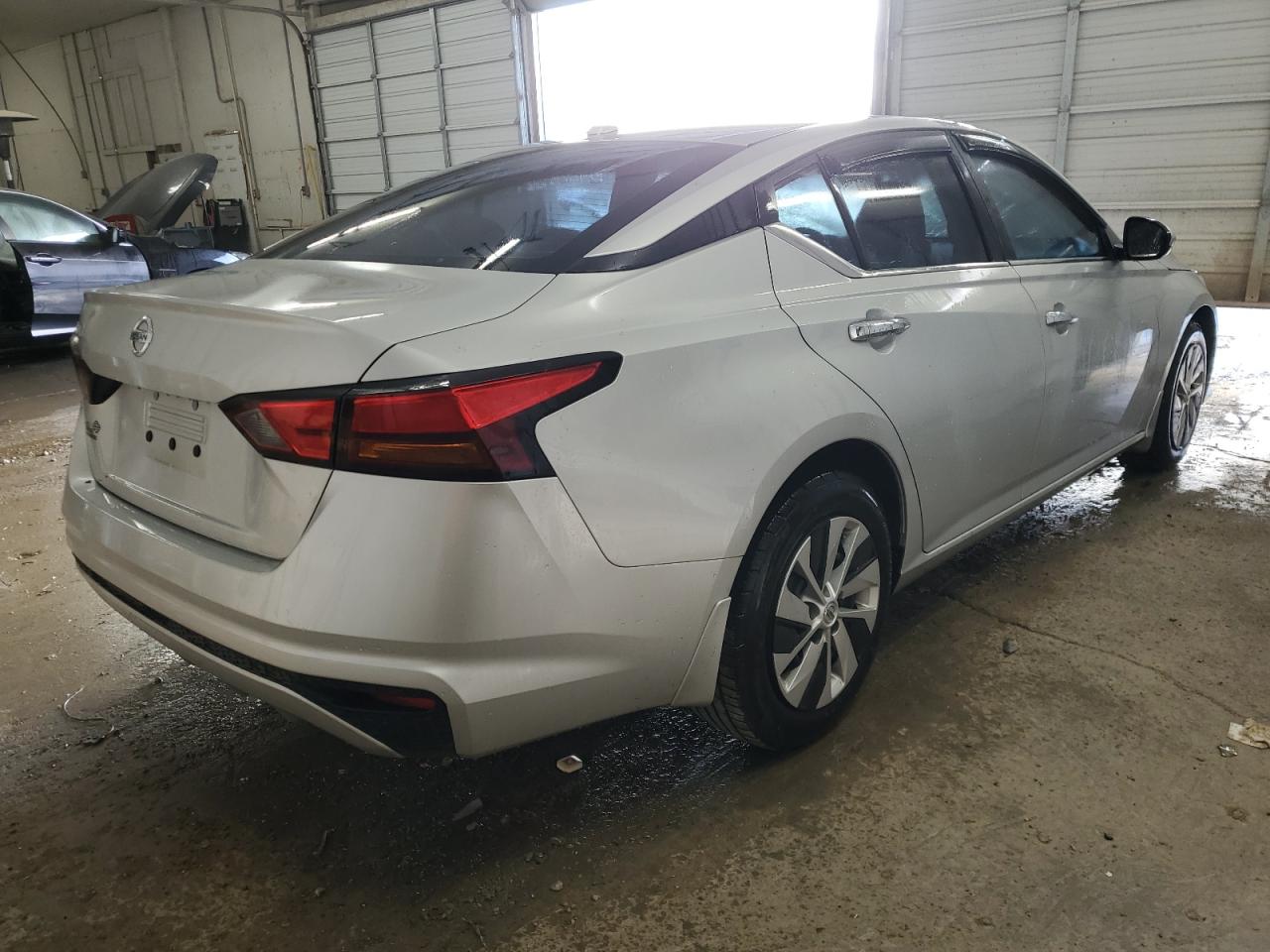 2020 Nissan Altima - Image 3