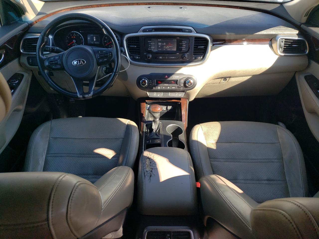 2016 Kia Sorento - Image 8