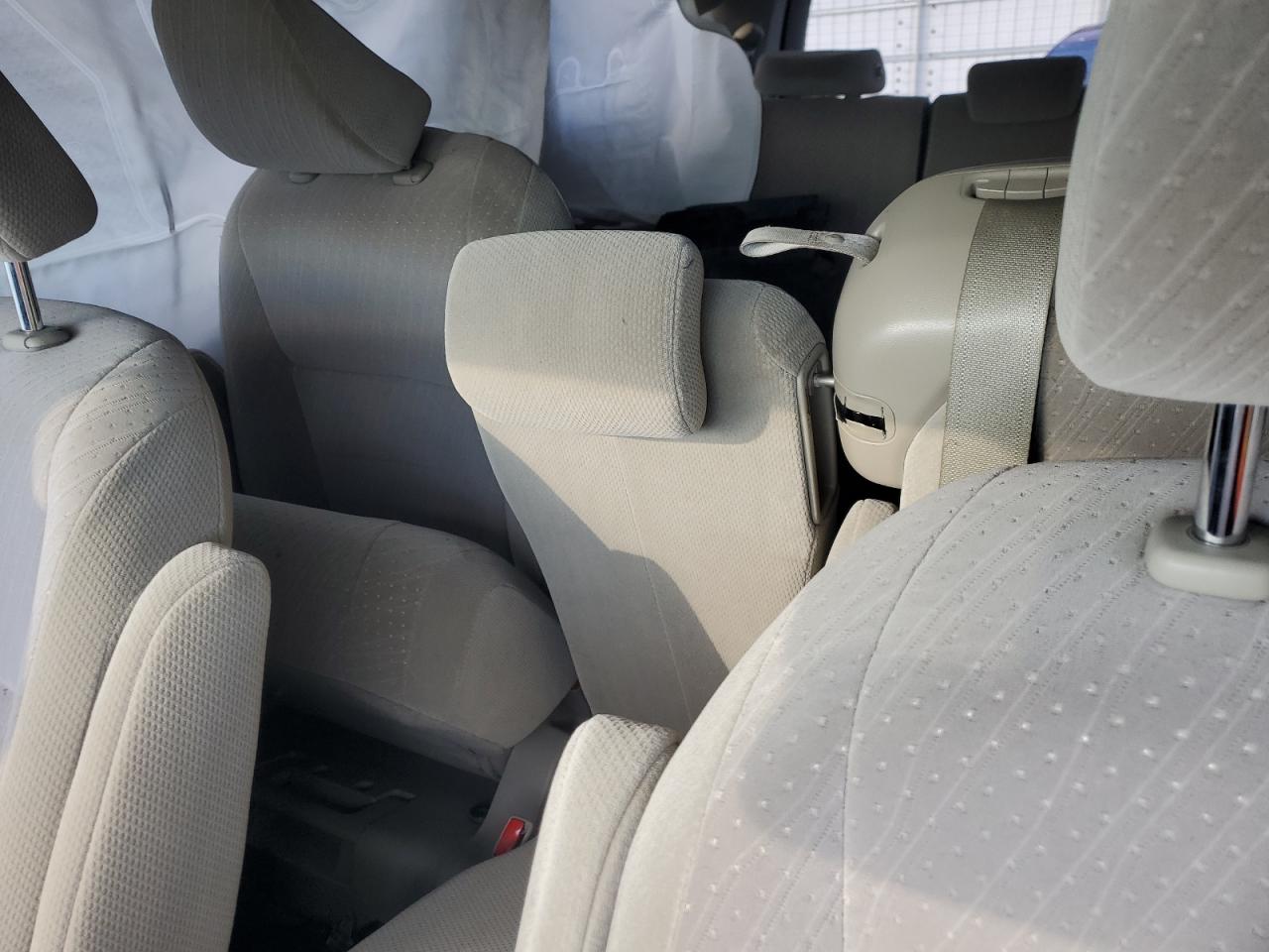 2018 Toyota Sienna - Image 11