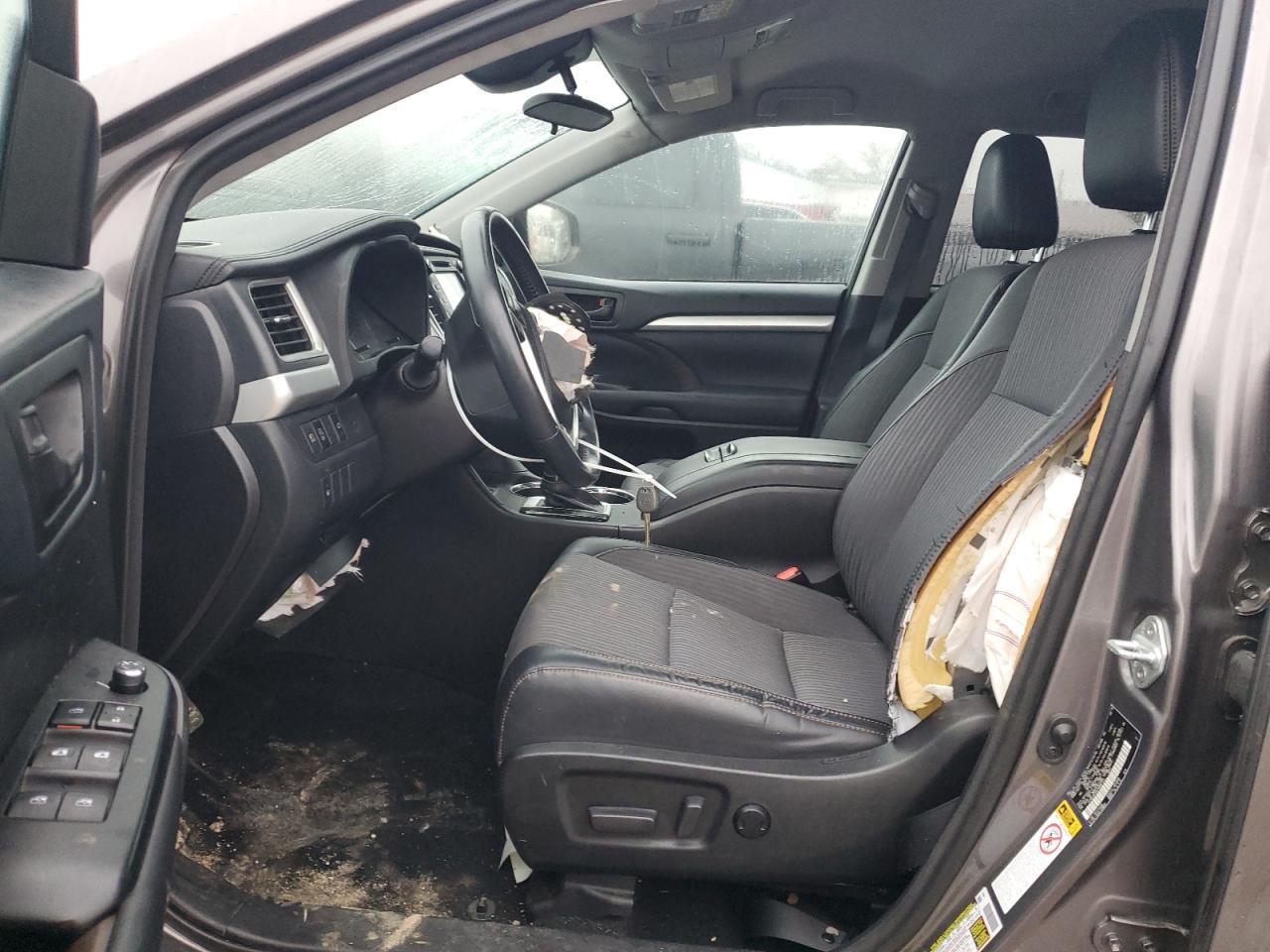 2018 Toyota Highlander Le VIN: 5TDBZRFH4JS885141 Lot: 84854244