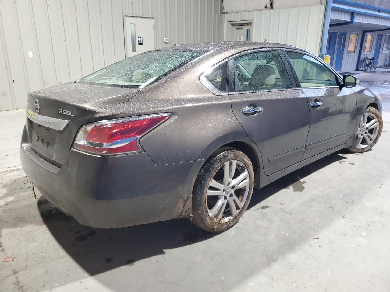 2015 Nissan Altima - Image 3