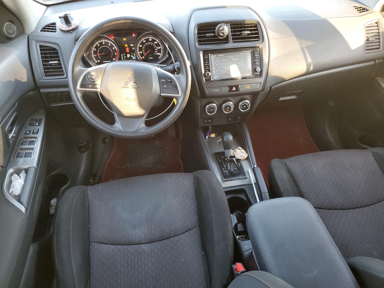 2018 Mitsubishi Outlander - Image 8