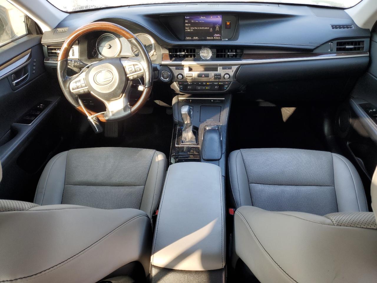 2018 Lexus ES - Image 8
