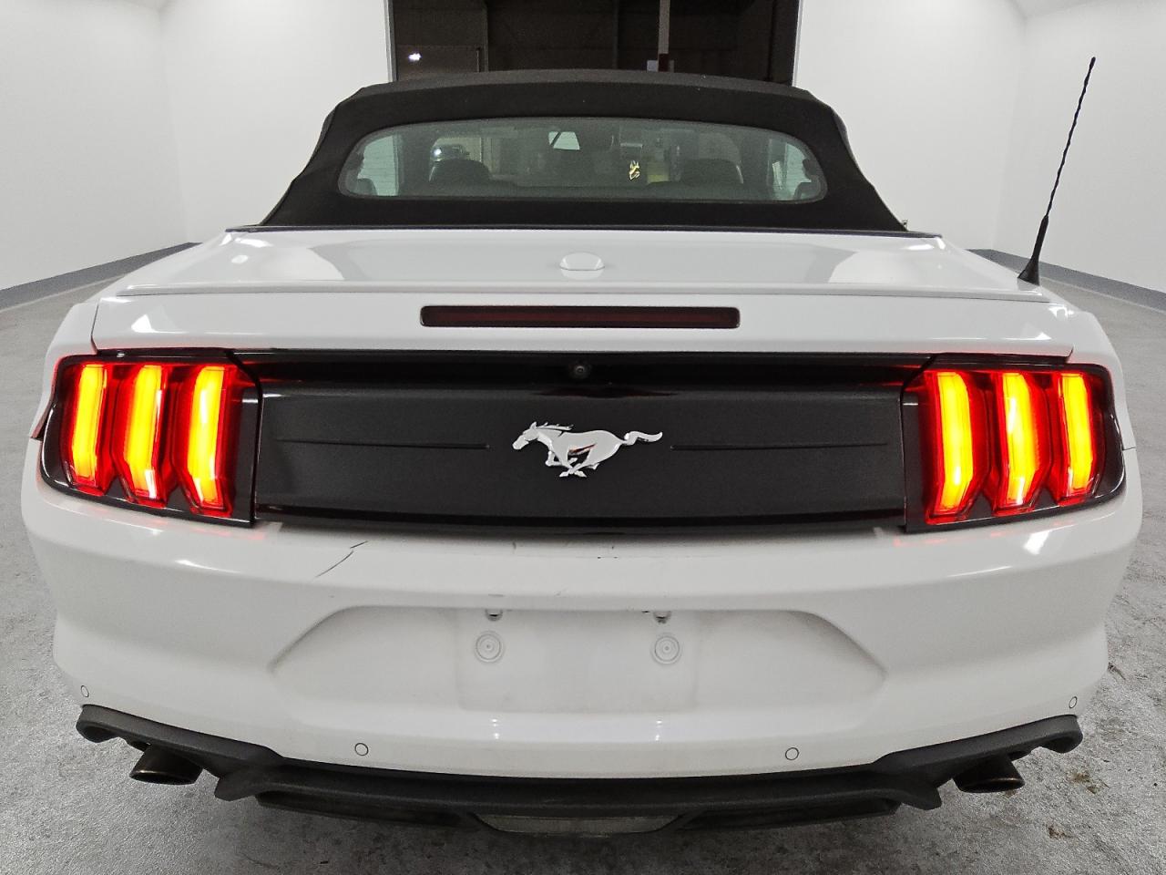 2022 Ford Mustang - Image 6