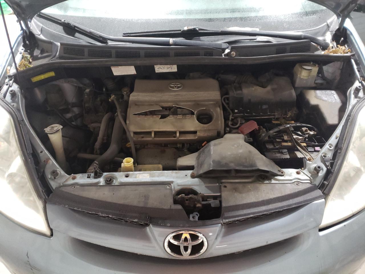 2006 Toyota Sienna - Image 12