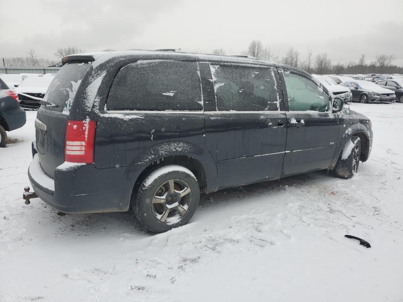 2008 Chrysler Town & Country - Image 3
