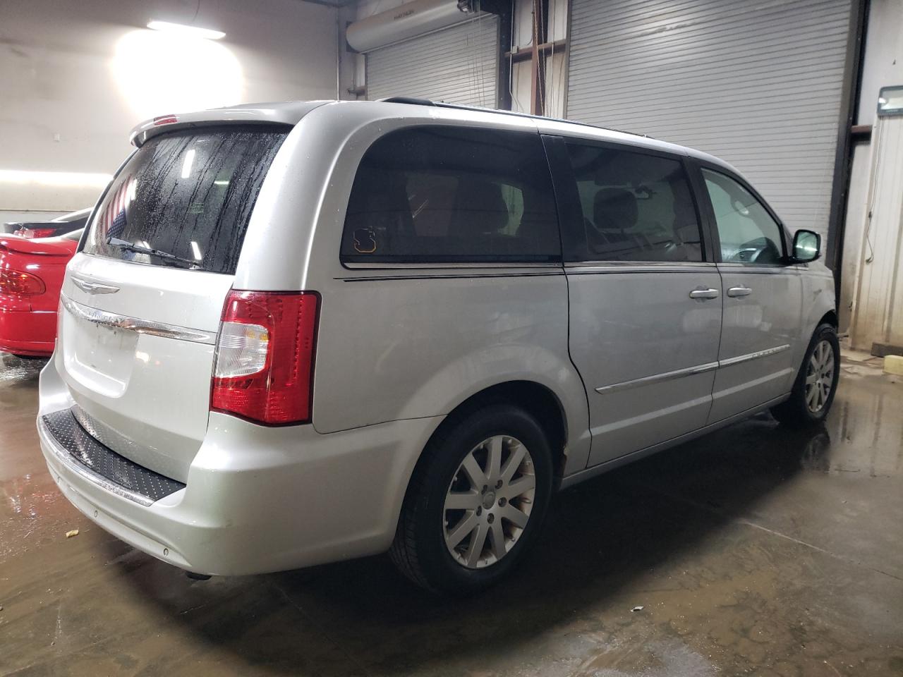2011 Chrysler Town & Country - Image 3