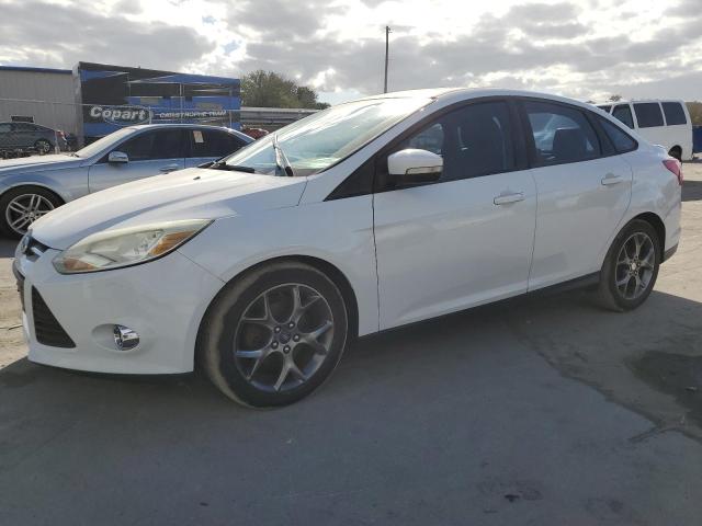 Sedans FORD FOCUS 2013 White