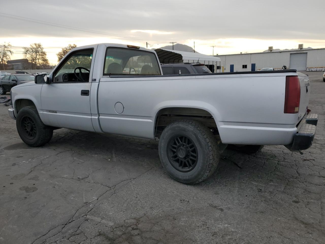 1995 GMC Sierra - Image 2
