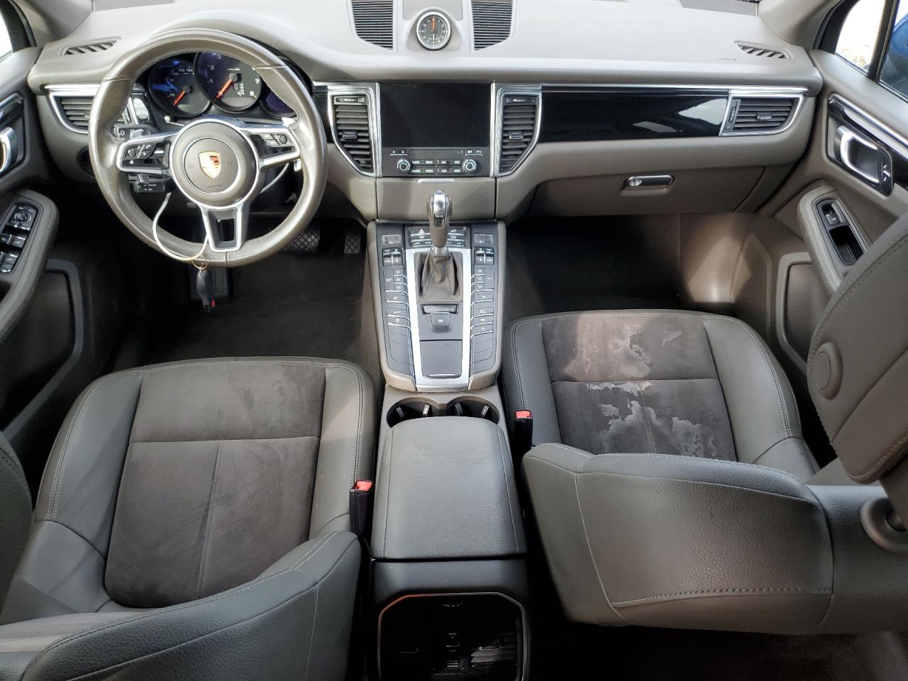 2018 Porsche Macan VIN: WP1AA2A52JLB21490 Lot: 85235134