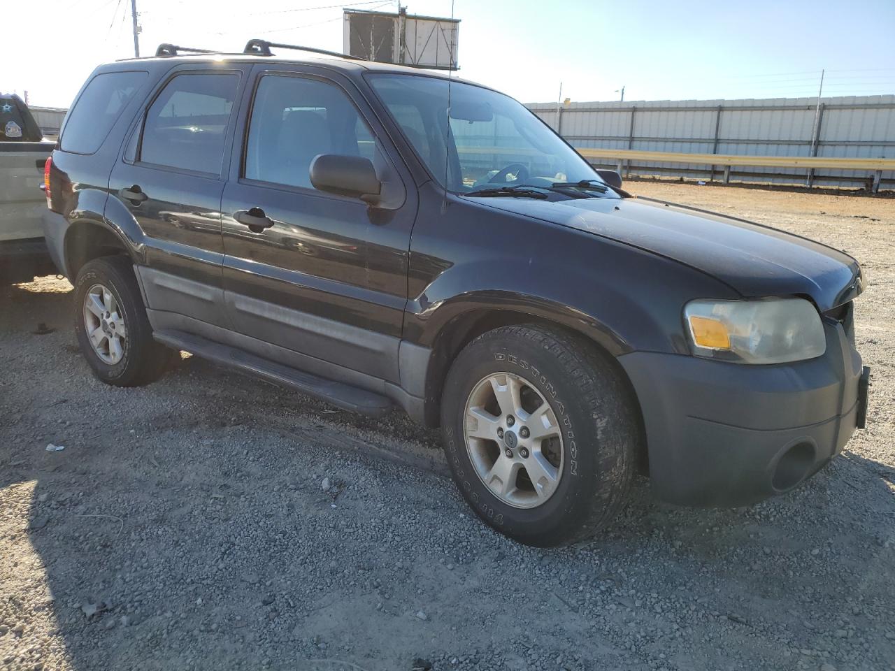 2005 Ford Escape - Image 4