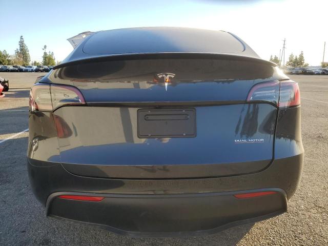  TESLA MODEL Y 2024 Серый