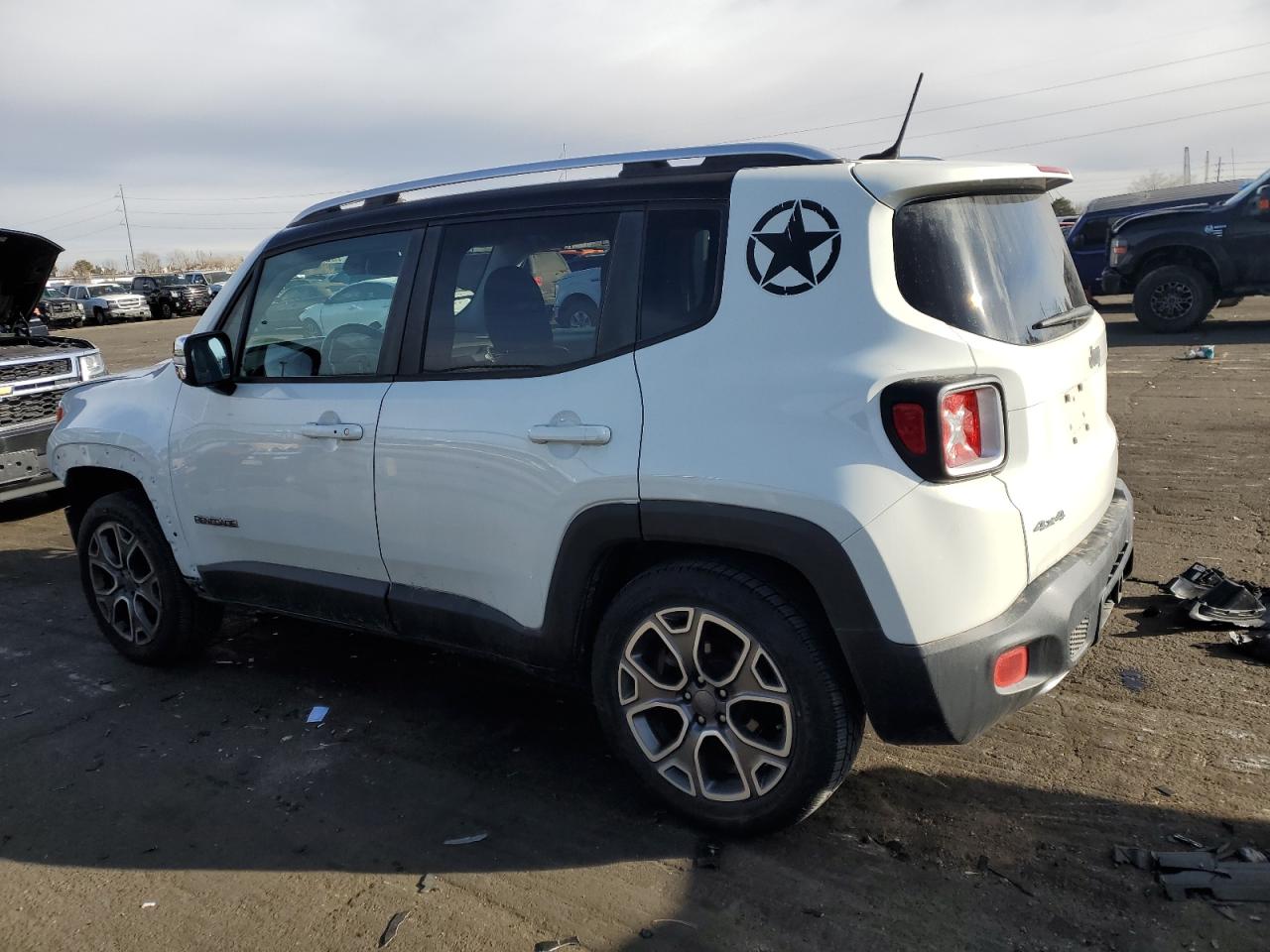 VIN ZACCJBDB8HPG38469 2017 JEEP RENEGADE no.2