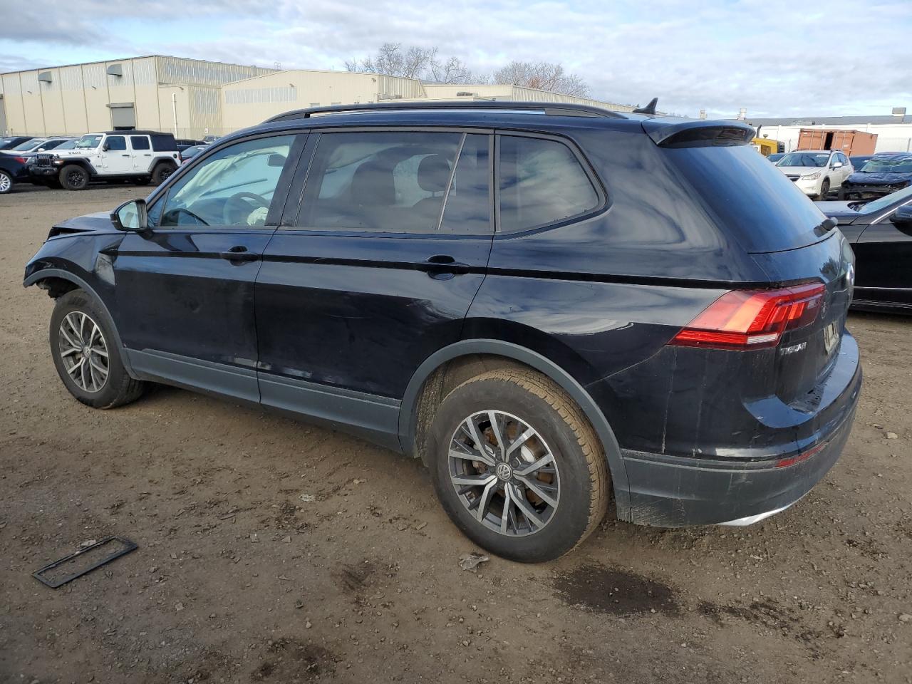 2021 Volkswagen Tiguan - Image 2