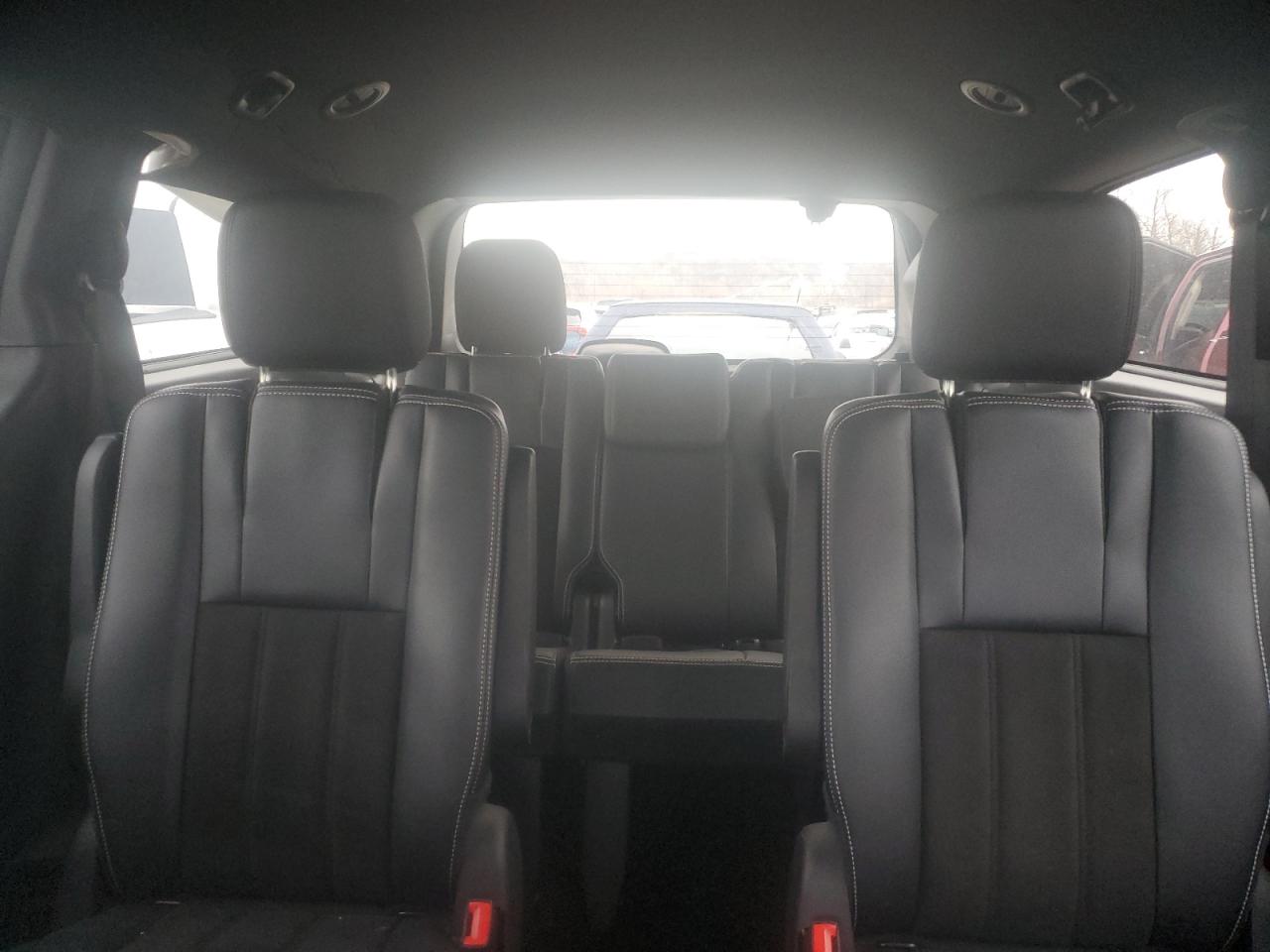 2019 Dodge Caravan - Image 10