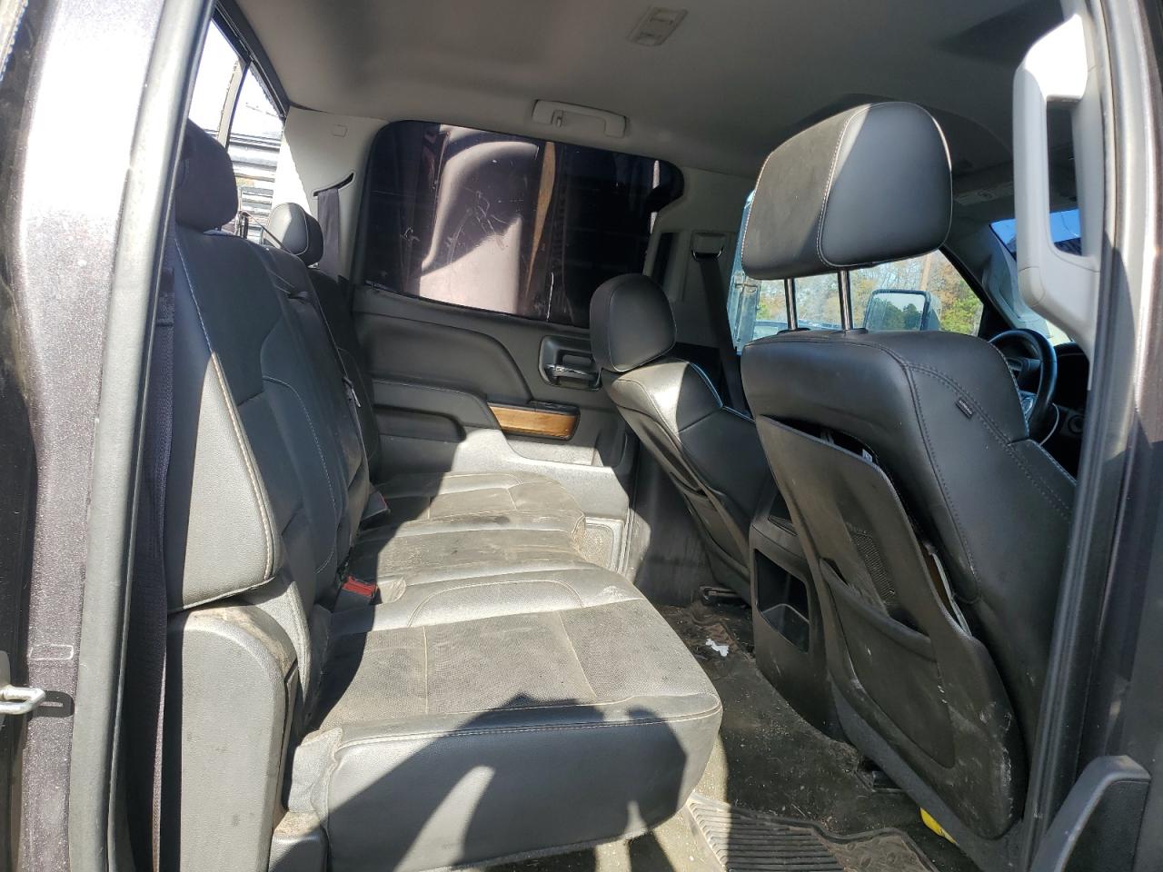 2015 Chevrolet Silverado - Image 10