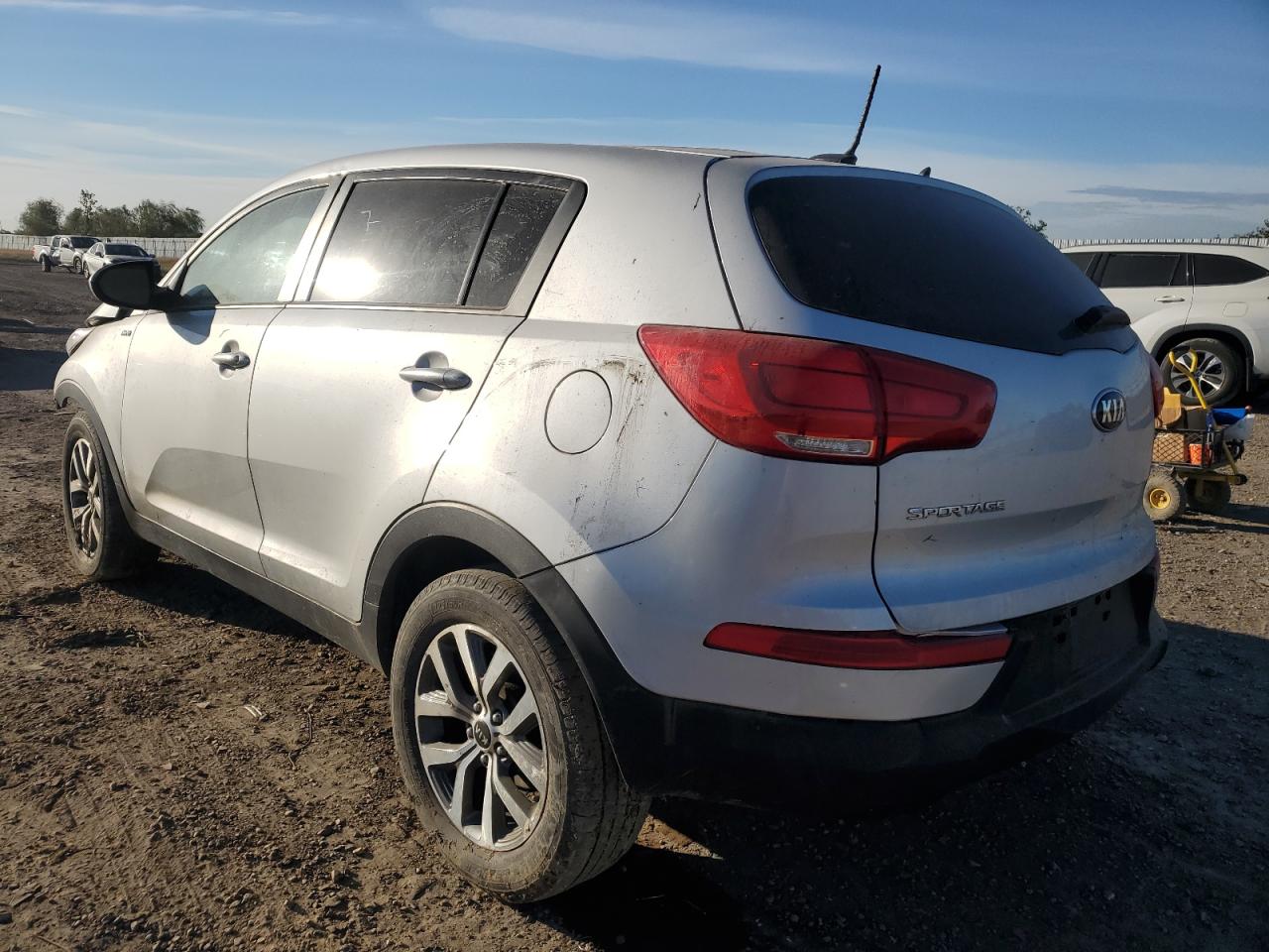 VIN KNDPBCACXG7836385 2016 KIA SPORTAGE no.2