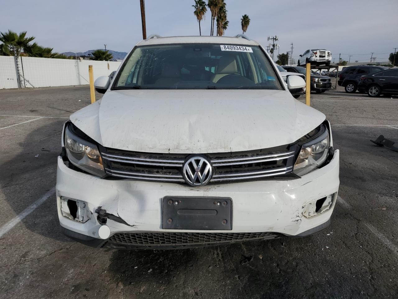 VIN WVGRV7AX3HW502762 2017 VOLKSWAGEN TIGUAN no.5