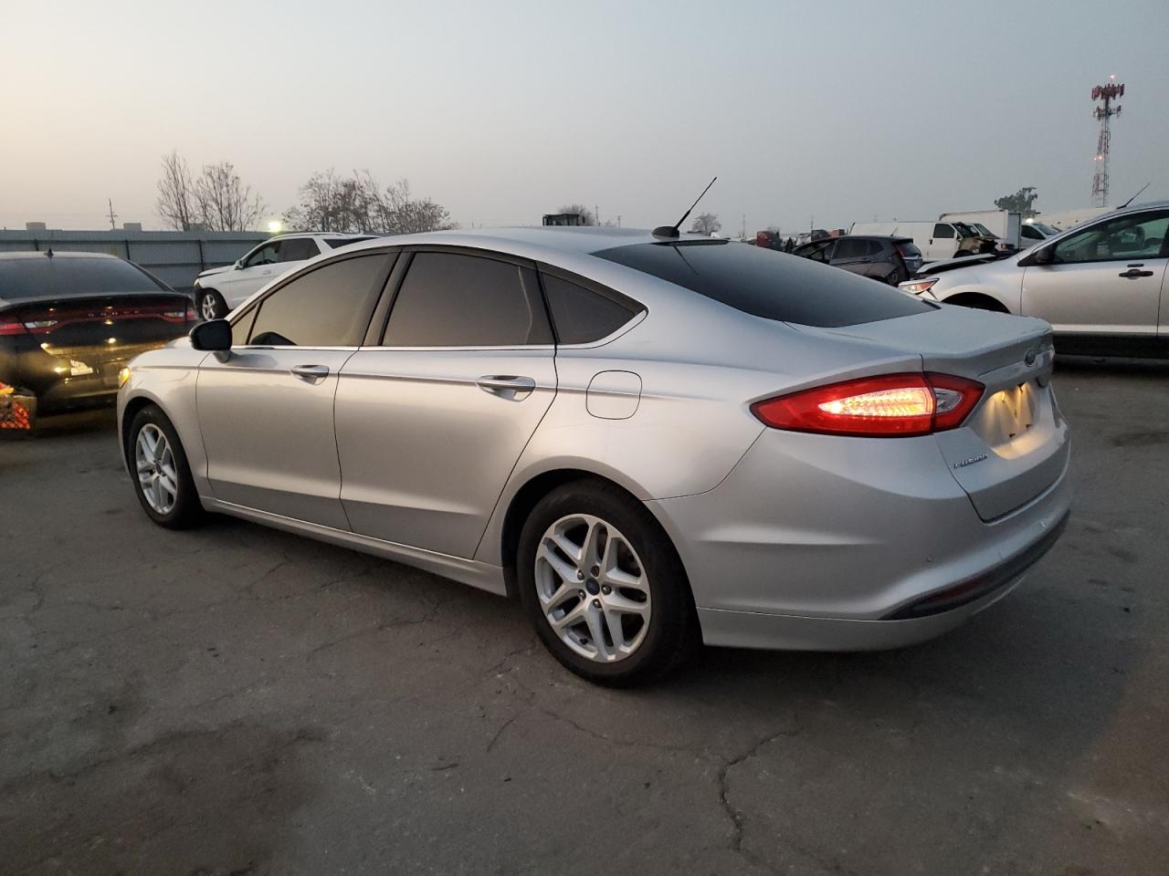 VIN 3FA6P0H78GR282606 2016 FORD FUSION no.2