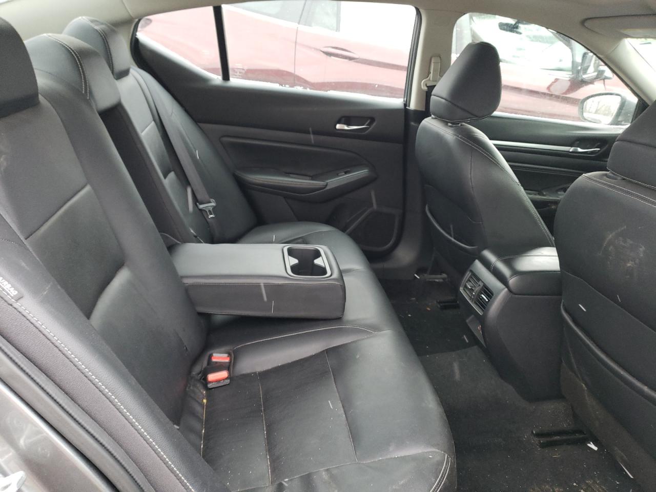 2019 Nissan Altima - Image 10