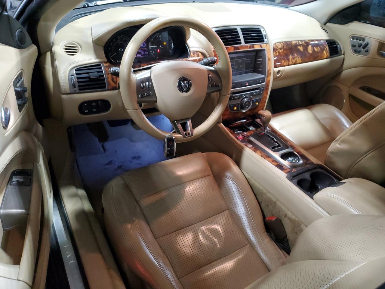 2007 Jaguar XKR - Image 8